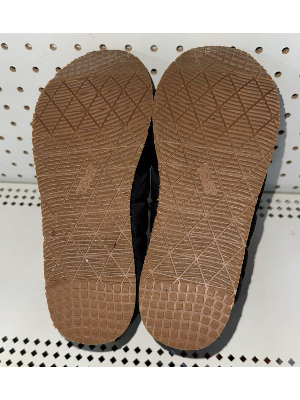Teva Ember Mid Womens Slip On Camping Quilted Ankle Booties Boots Size 10 Black - Picture 7 of 8